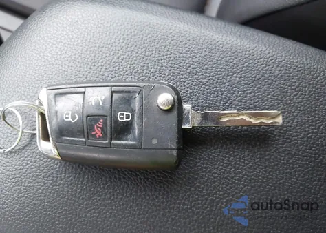 2019 Volkswagen Tiguan 2.0T Se/2.0T Sel/2.0T Sel R-Line/2.0T Sel R-Line Black z USA, uszkodzony, nr VIN 3VV2B7AX3KM068141